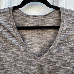 Lululemon Heather Grey  What The Sport Tee, size M(6/8)